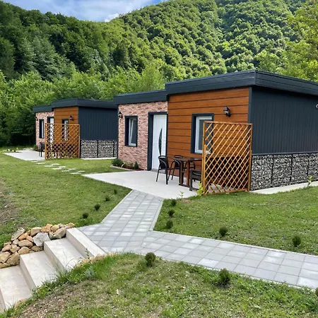 Villa Izvor Plive 2 *