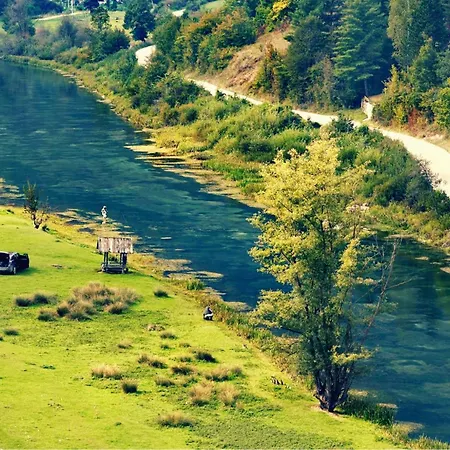 Villa Izvor Plive 2 *